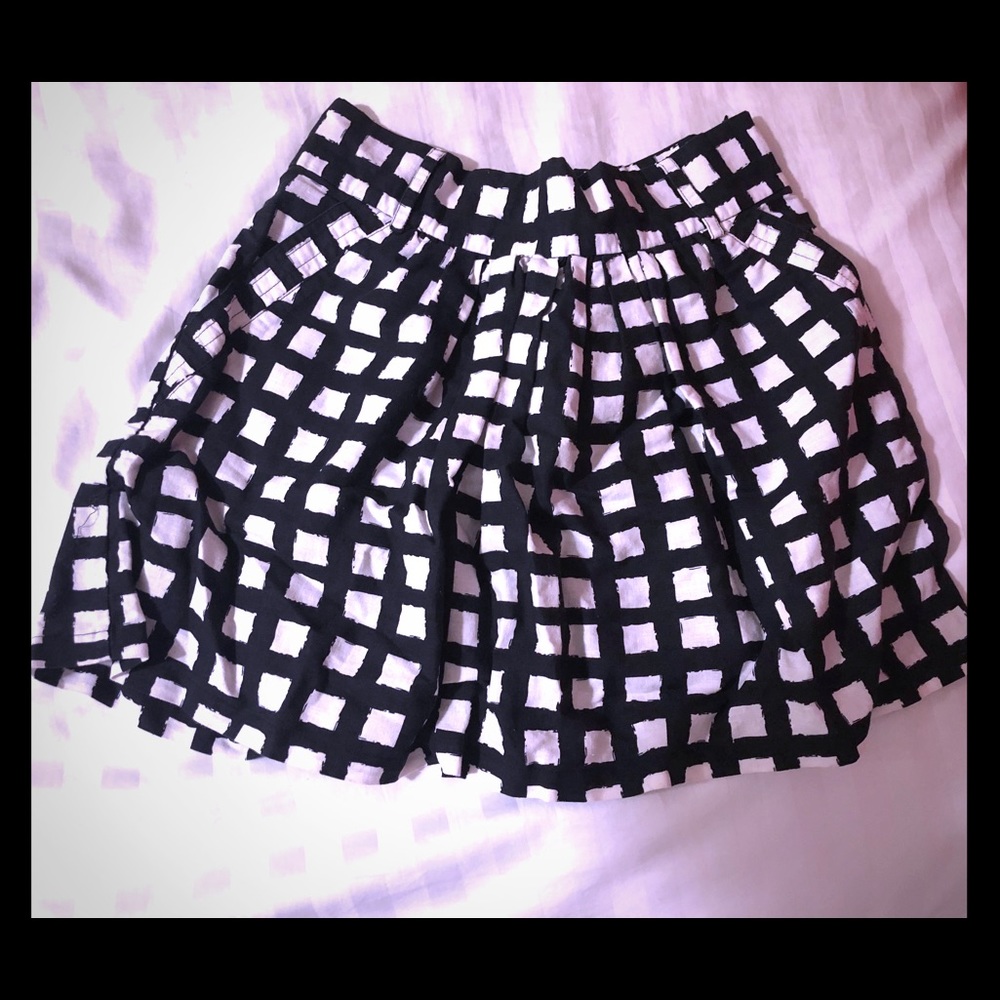 black & white checkered flouncy mini skirt